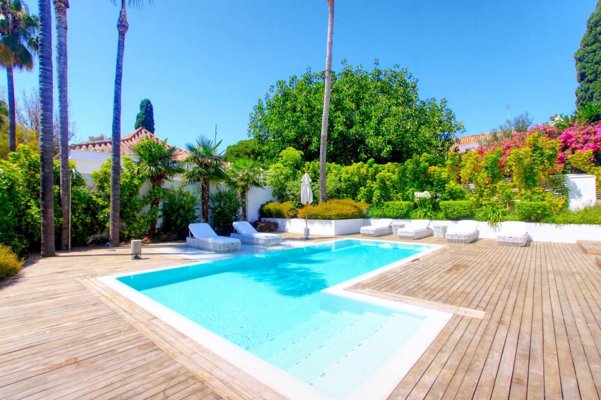 Villa Contemporary & Very Spacious Puerto Banus *